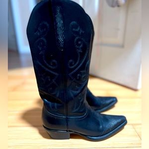 Nine W. cowgirl boots